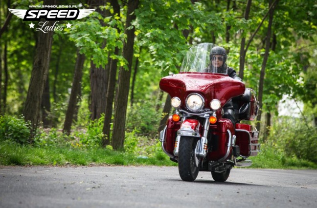 Electra, czyli krążownik od H-D w kobiecych rękach