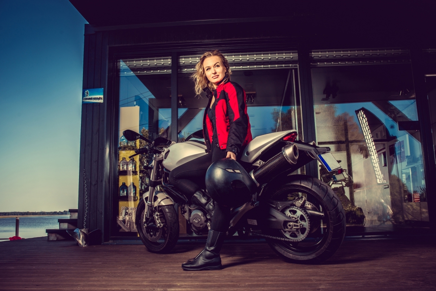 Kobieca odzież motocyklowa. 5 faktów, o których warto wiedzieć!