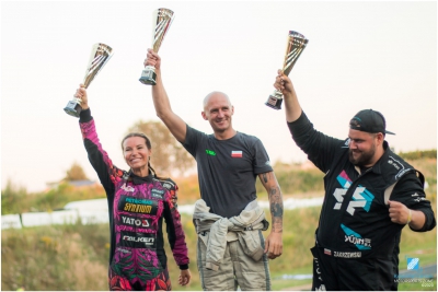 Różowa &quot;bestia&quot; na podium. Brawo, Karolina Pilarczyk!