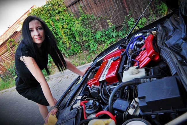 Czarnula, czyli autoportret śrubkami malowany