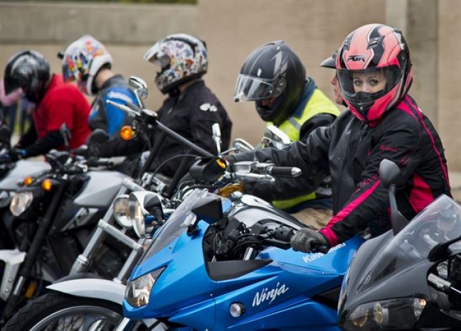 Jak wybrać pierwszy kask na motocykl?