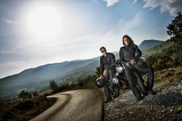 Na zdjęciu damska kurtka motocyklowa held cosmo