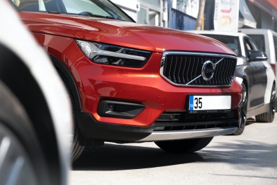 Jak szybko mogę wyjechać nowym Volvo z salonu?